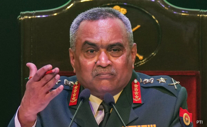 सेना सीमाओं पर मुस्तैद, हर कीमत पर देश की क्षेत्रीय अखंडता की रक्षा करेगी : जनरल पांडे