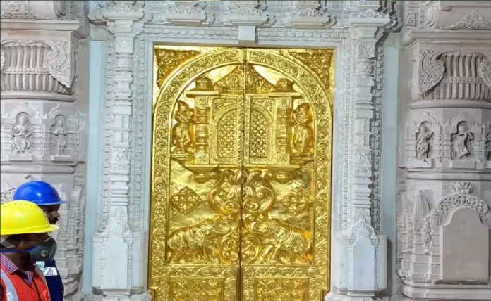 Ram Mandir Opening: राम मंदिर में सोने के 14 दरवाजों को लगाने का काम हुआ पूरा, मन मोह लेगी ये तस्वीर