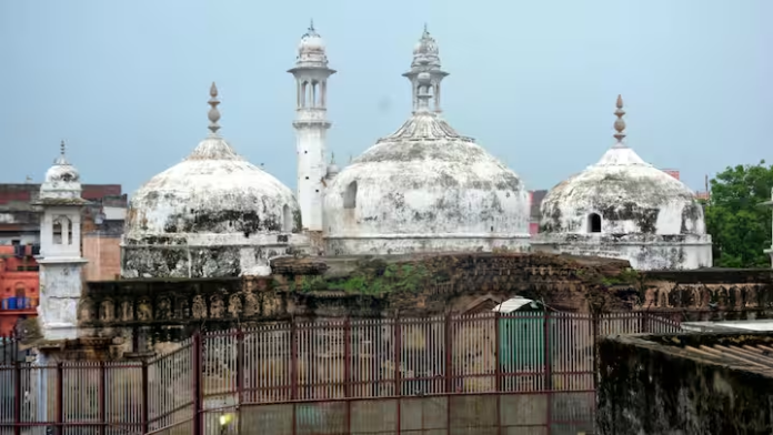Gyanvapi Case: ज्ञानवापी के ASI सर्वे की रिपोर्ट दोनों पक्षों को मिली, सनातन धर्म से जुड़े सबूत मिलने का दावा